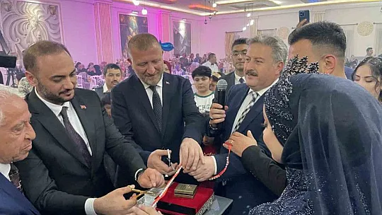 AK Parti milletvekili adayı seçim gezilerine devam ediyor...