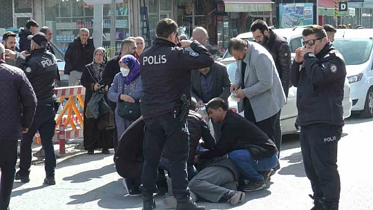 Kaza sonrası yayanın başında hüngür hüngür ağladı