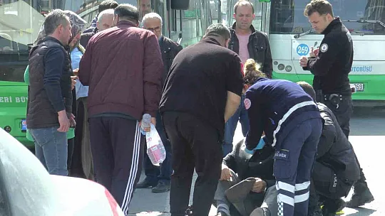 Kaza sonrası yayanın başında hüngür hüngür ağladı
