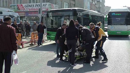 Kaza sonrası yayanın başında hüngür hüngür ağladı