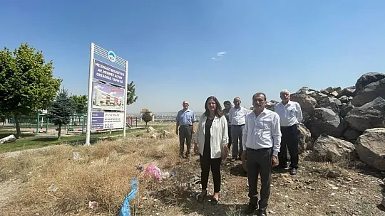 Temel atma töreni yapılmıştı! Özer: Ortada temel yok, çukur var!