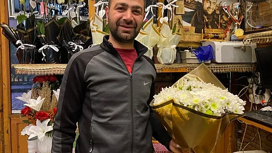 Çiçekçiler yoğun mesai yapıyor