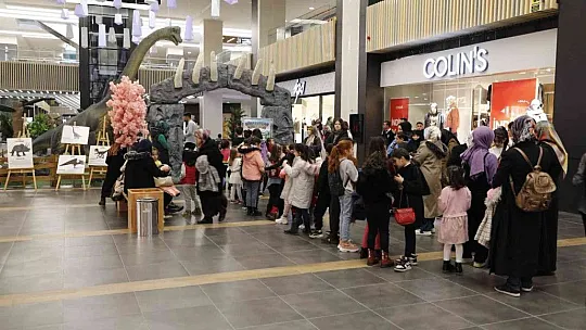 Çocuklar KUMSMALL'a akın ediyor