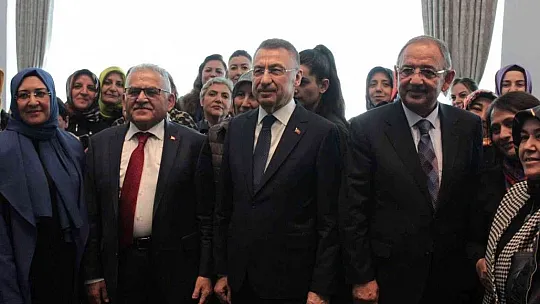 Oktay: 6'sını da, 7'sini de toplasanız Recep Tayyip Erdoğan'ın zekatı bile etmez