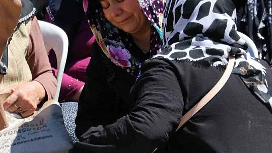 Damatlarının öldürdüğü anne ve kızının cenazesi gözyaşlarıyla toprağa verildi