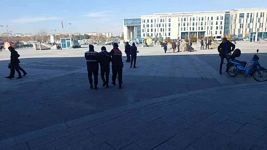 Suriye uyruklu terörist Kayseri'de yakalandı...