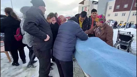 Deprem bölgesinde doktorun milletvekili olduğunu sonradan öğrendi