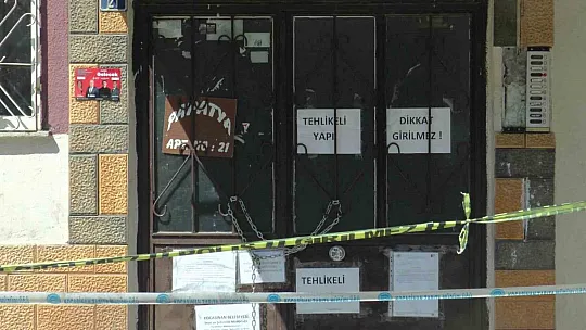 Depremde ağır hasar alan bina suç mekanı oldu, mahalleli isyan etti