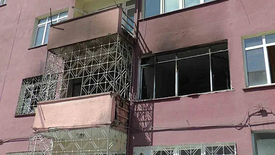 Depremde ağır hasar alan bina suç mekanı oldu, mahalleli isyan etti