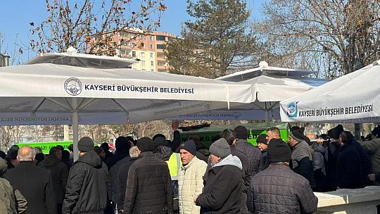 Depremde vefat eden anne-oğul toprağa verildi