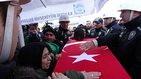 Polis memuru ve eşi Kayseri'de toprağa verildi