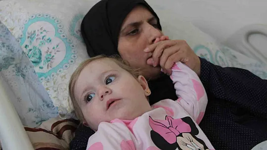 Depremin sembol bebeği ve annesi kurtarıcılarına teşekkür etmek istiyor