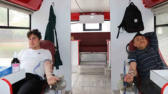 Depremzedeler bağış yaptı...