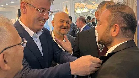 3 isim AK Parti'ye katıldı! Bakın hangi partiden?