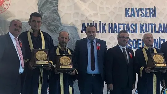 Develi'de 38 yıllık esnaf yılın Ahisi seçildi