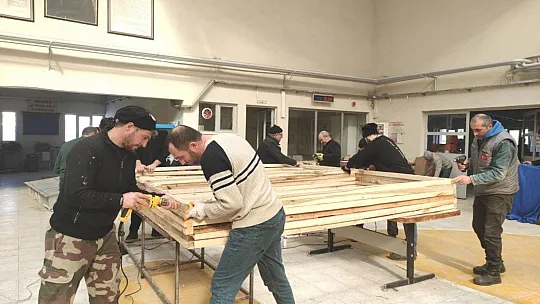 Develi'de deprem bölgesi için çadır üretimine başladılar