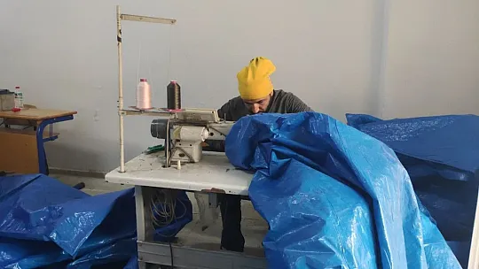 Develi'de deprem bölgesi için çadır üretimine başladılar