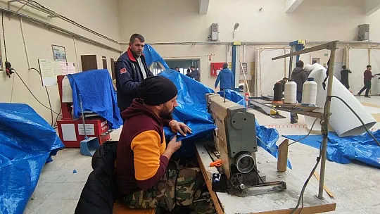 Develi'de deprem bölgesi için çadır üretimine başladılar