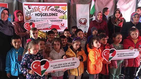 İlçede örnek davranış! Filistinli çocukların yaralarını sarmak için...