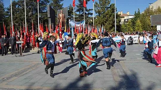Develi ve Tomarza'da 'Cumhuriyet' coşkusu