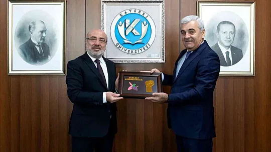 Diaspora Bakan Yardımcısı'ndan Rektör Karamustafa'ya ziyaret