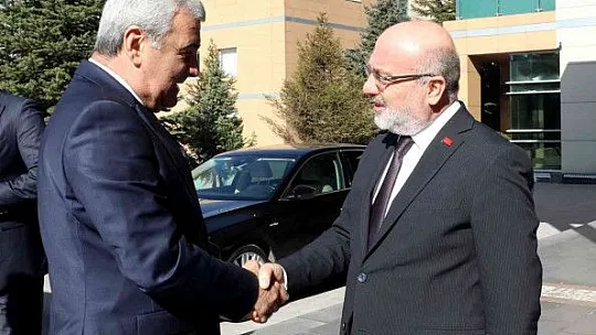 Diaspora Bakan Yardımcısı'ndan Rektör Karamustafa'ya ziyaret