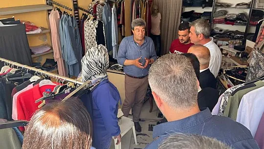 Esnaf: AK Partili vekilin ziyareti öncesi beni belediyeden arıyorlar, aman bir şey deme diye!