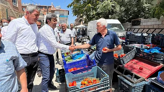 Esnaf: AK Partili vekilin ziyareti öncesi beni belediyeden arıyorlar, aman bir şey deme diye!