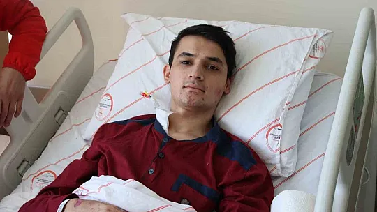 Depremzede o anları anlattı: 'Kendimi 3-4 saniye içerisinde enkaz altında buldum'