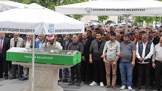 Anne ve 2 çocuğu yan yana son yolculuklarına uğurlandı