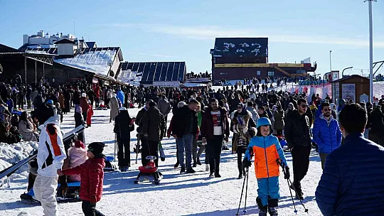 Erciyes 200 bini aşkın turisti ağırladı