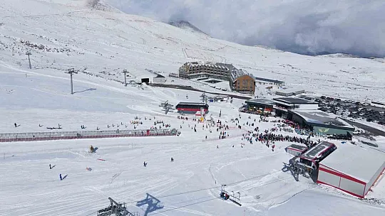 Erciyes, sömestir tatilinin ilk haftasında kaç kişiyi ağırladı?