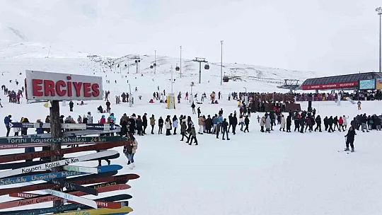Erciyes, sömestir tatilinin ilk haftasında kaç kişiyi ağırladı?