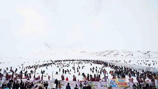 Erciyes, sömestir tatilinin ilk haftasında kaç kişiyi ağırladı?