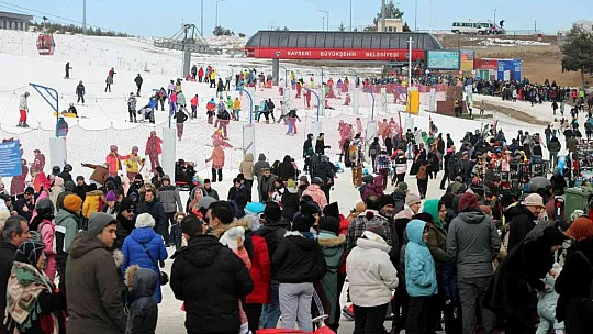 Erciyes'te hafta sonu yoğunluğu...