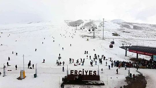 Erciyes'te hafta sonu yoğunluğu...
