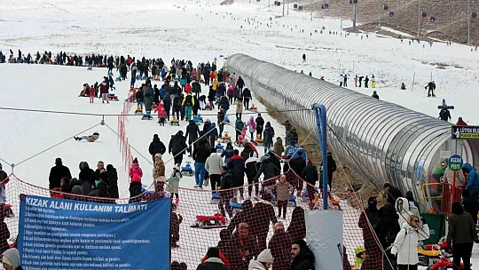 Erciyes'te hafta sonu yoğunluğu...