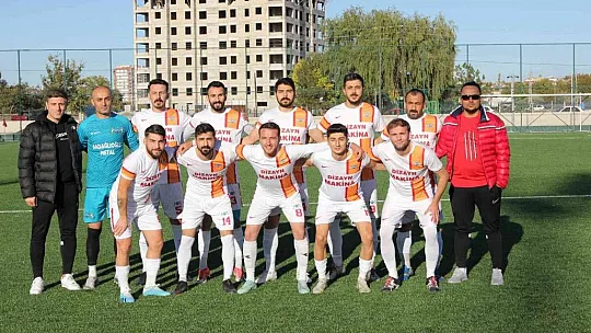 Yanar ile yollar ayrıldı