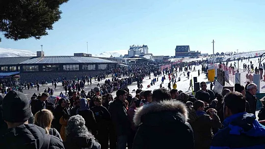 Erciyes'e hafta sonu kaç kişi gitti?