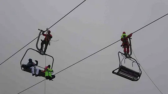 Erciyes'te Teleferikte mahsur kalanlar kurtarıldı! Nefes kesen anlar...