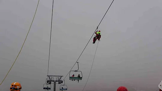 Erciyes'te Teleferikte mahsur kalanlar kurtarıldı! Nefes kesen anlar...