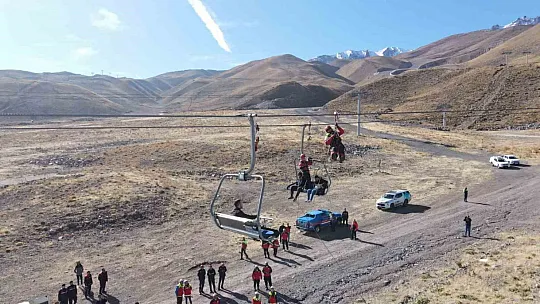 Erciyes'te turistler kurtarıldı!
