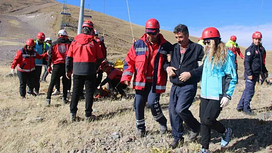Erciyes'te turistler kurtarıldı!