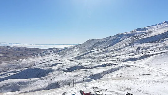 Erciyes'te kar sevinci