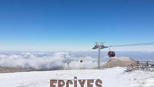 Erciyes'te kar sevinci