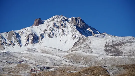 Erciyes'te kar sevinci