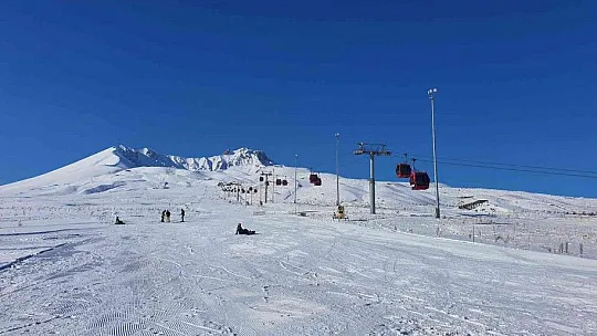 Müjde! Erciyes'te sezon açıldı