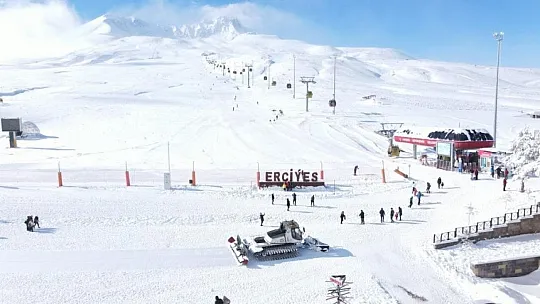 Erciyes'te sezona kar engeli