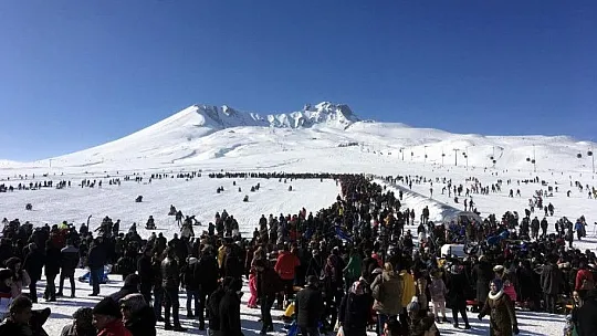 Erciyes'te sezona kar engeli