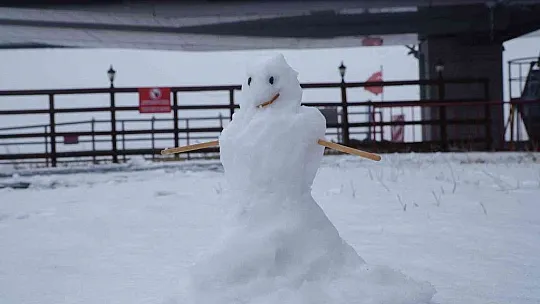 Erciyes'te sezonun ilk kardan adamı yapıldı